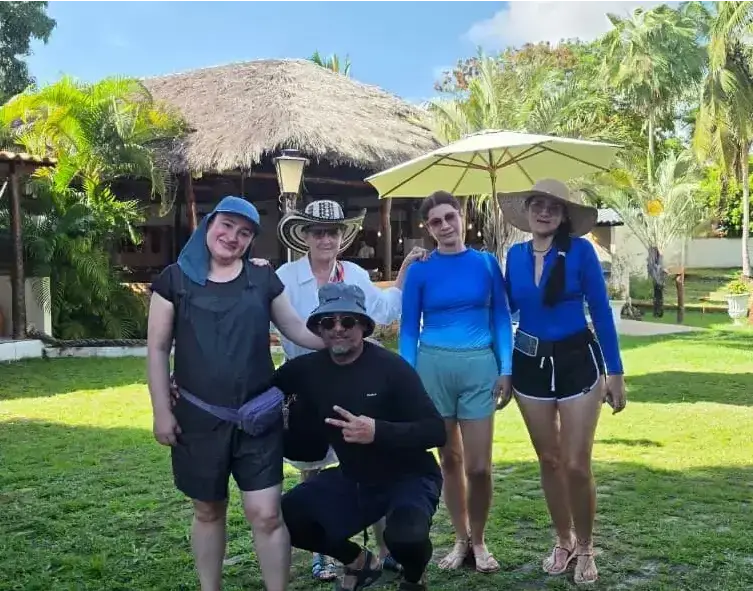 Grupo pequeno de clientes em Japaratinga